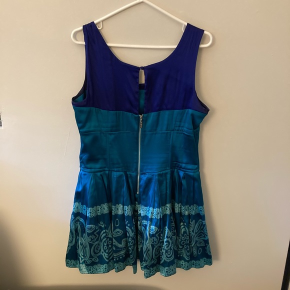 Guess by Marciano silk and tulle mini dress - Picture 2 of 4